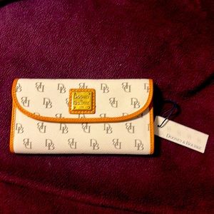 Dooney & Bourke
